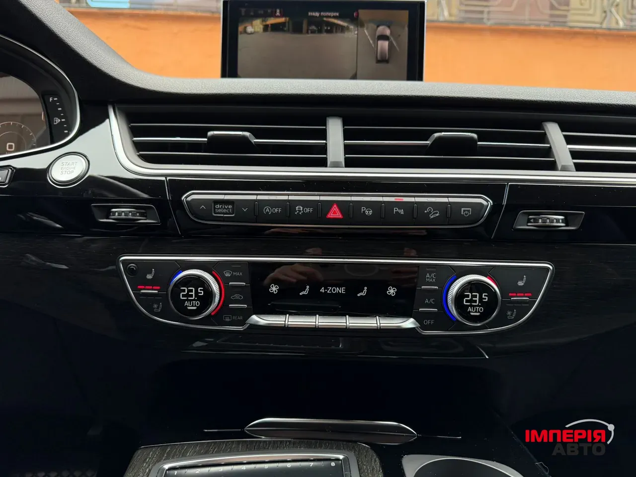 Audi Q7 - фото 30