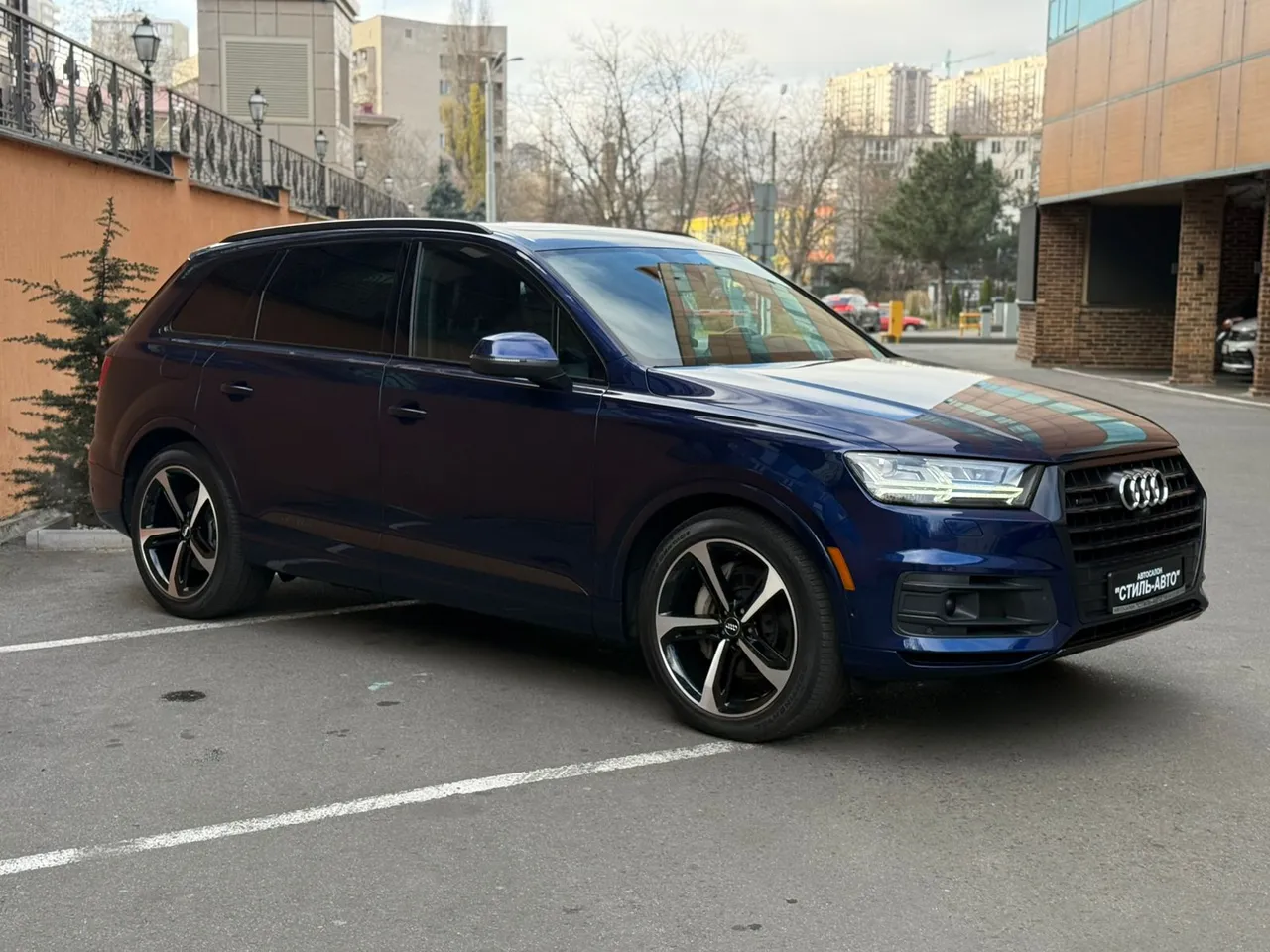 Audi Q7 - фото 14