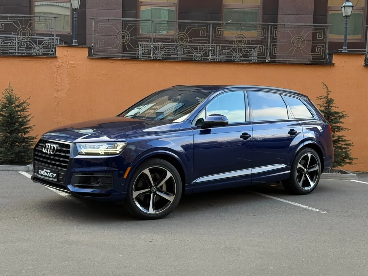 Audi Q7 - фото 1