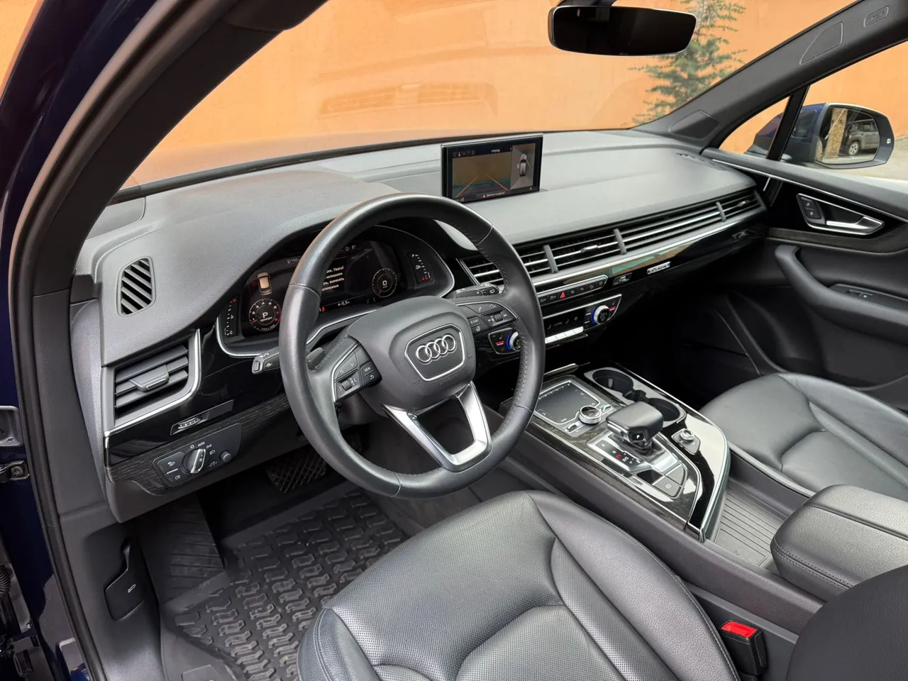 Audi Q7 - фото 23