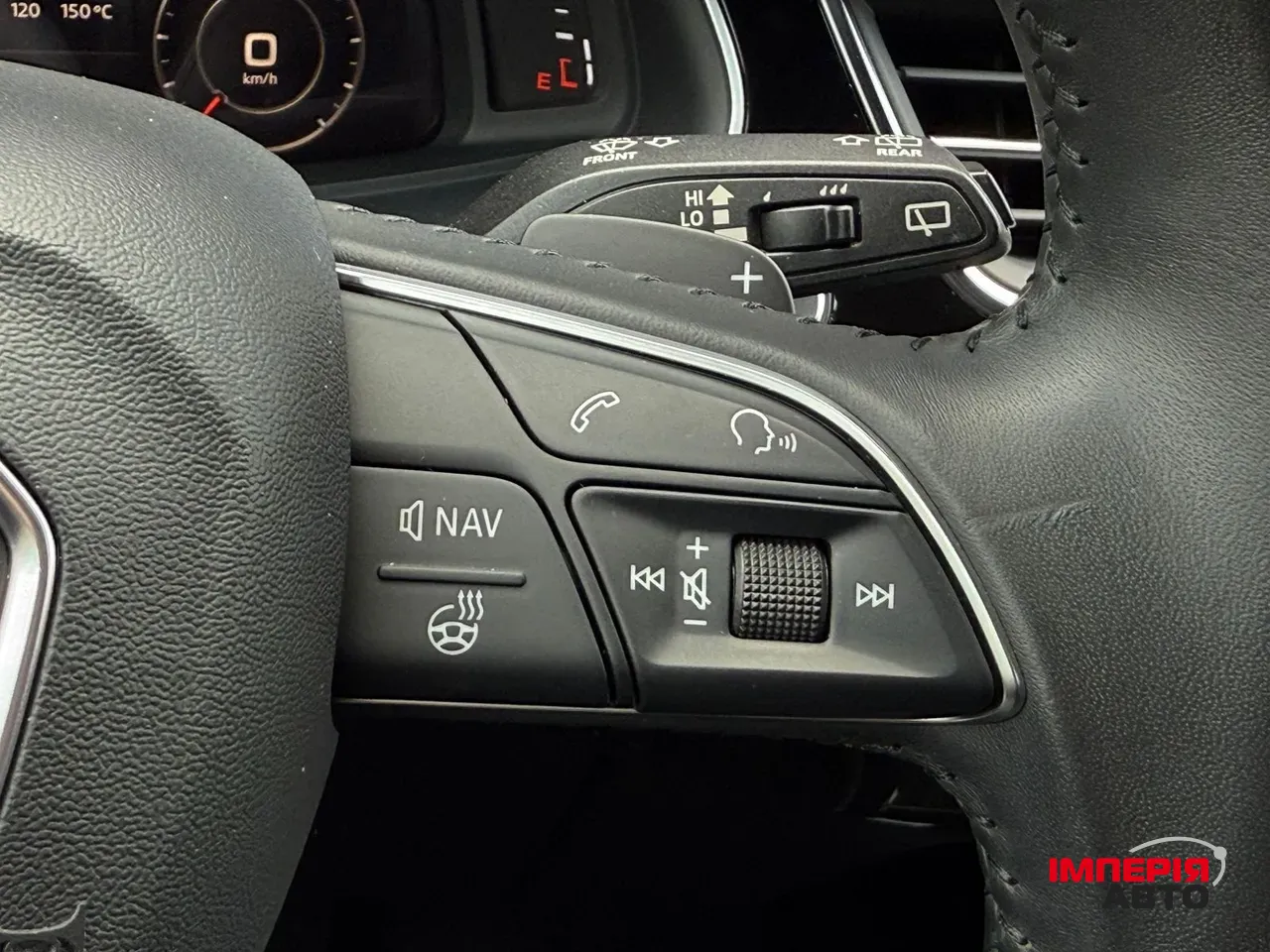 Audi Q7 - фото 33