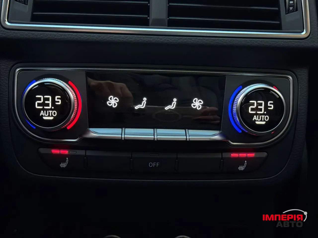 Audi Q7 - фото 41