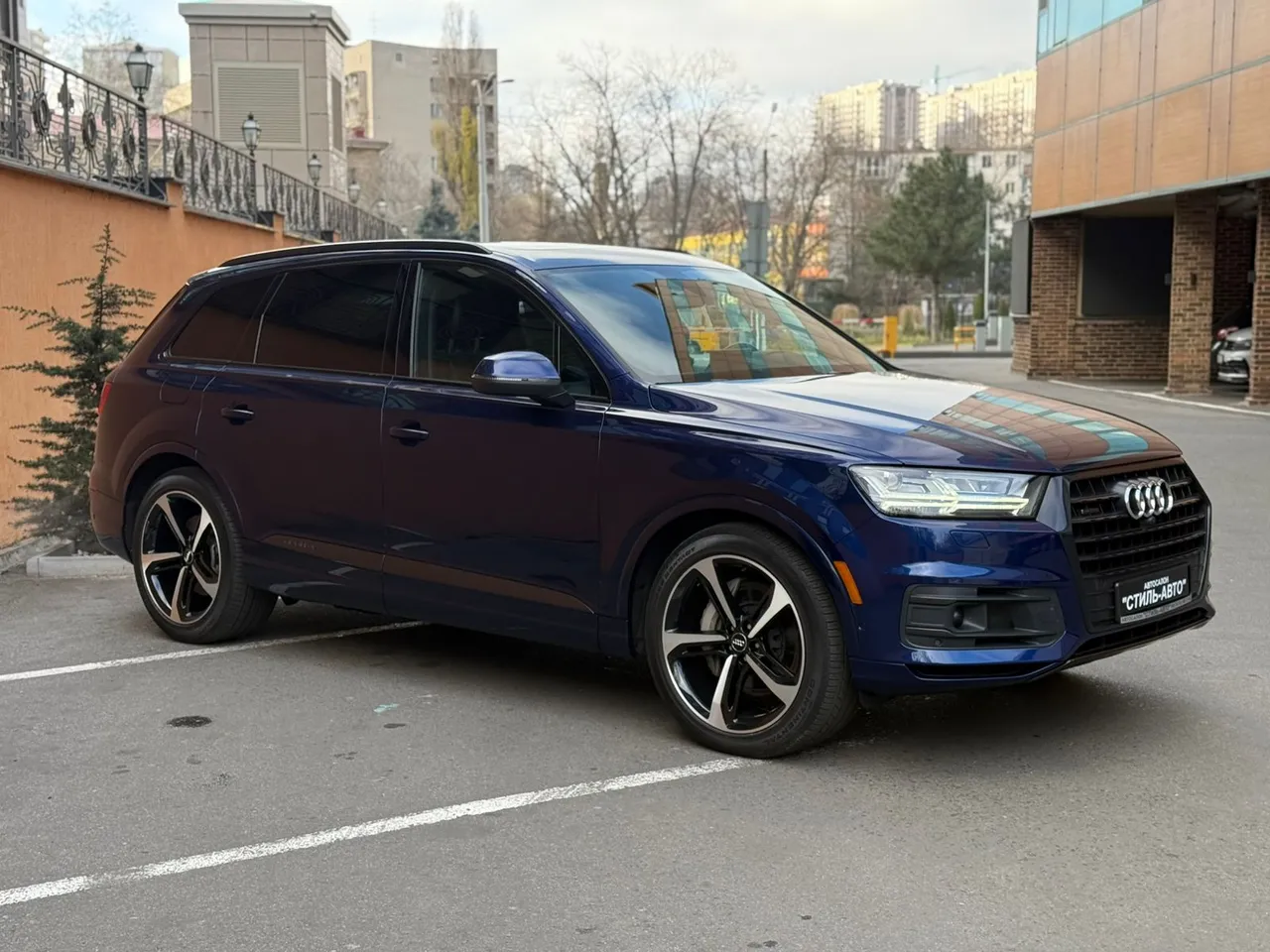 Audi Q7 - фото 6