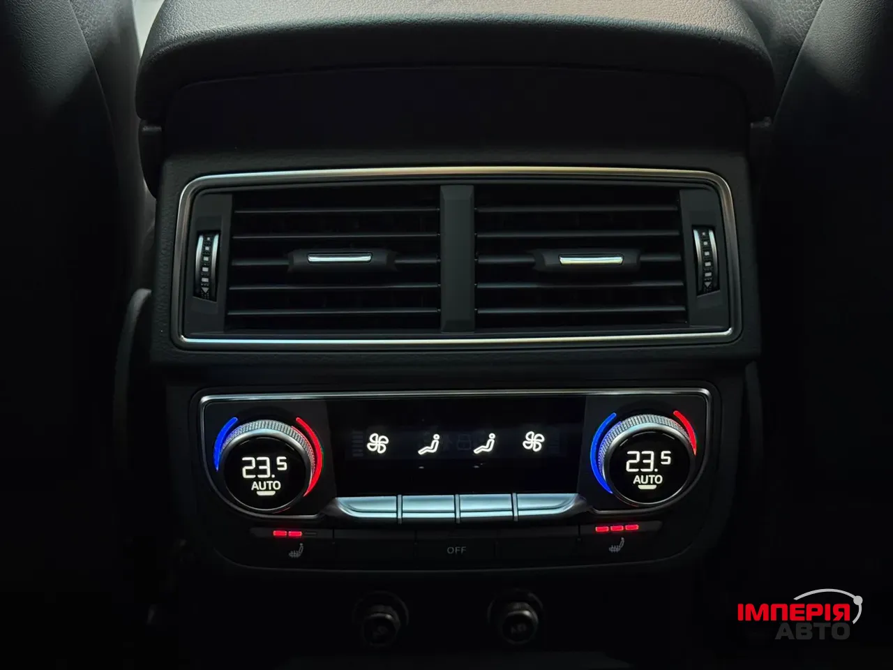 Audi Q7 - фото 40