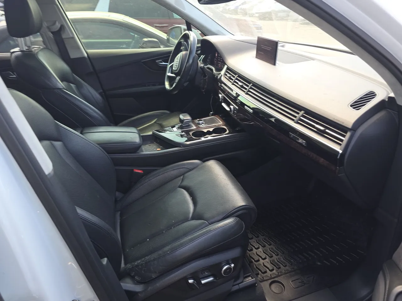 Audi Q7 - фото 8