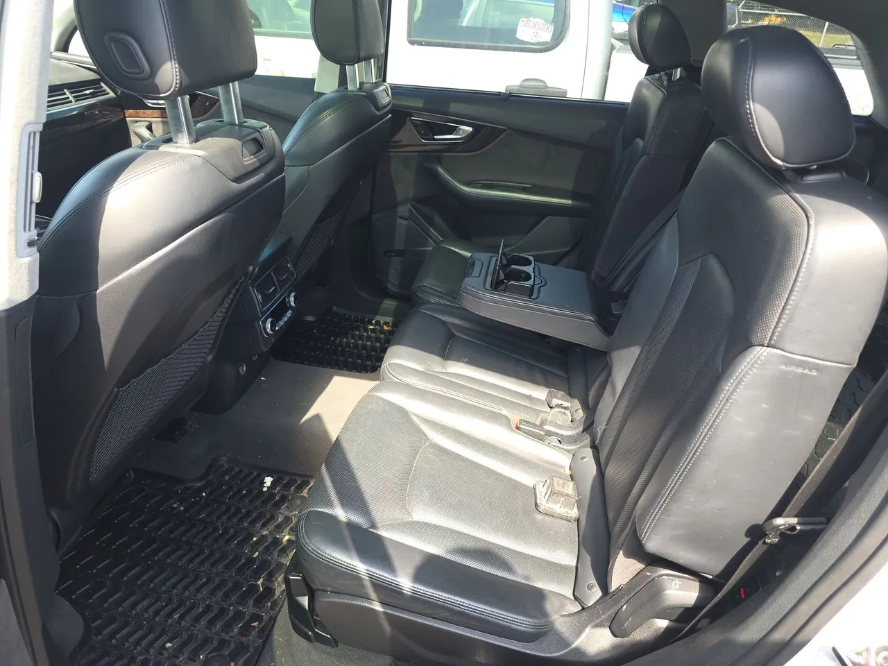 Audi Q7 - фото 9