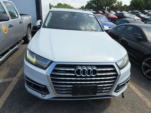 Audi Q7 - фото 2