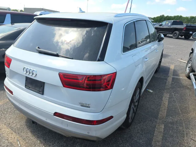 Audi Q7 - фото 4