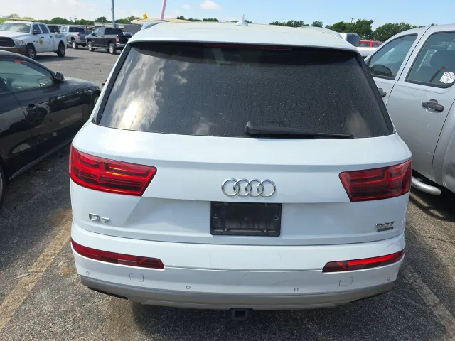 Audi Q7 - фото 5