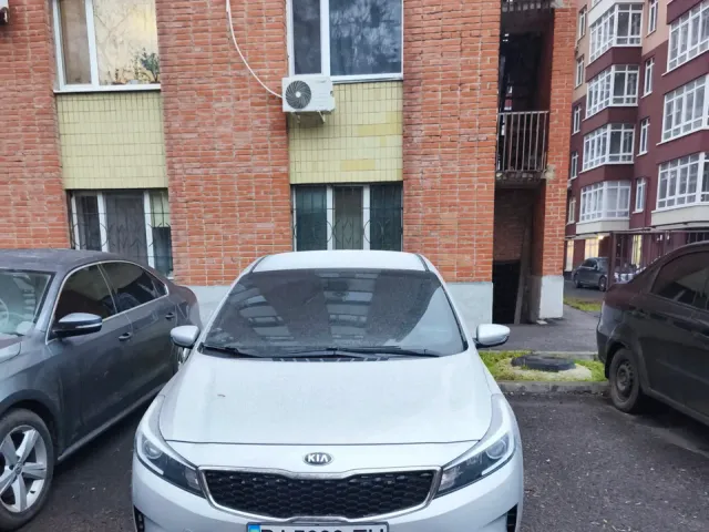 Kia Forte - фото 1