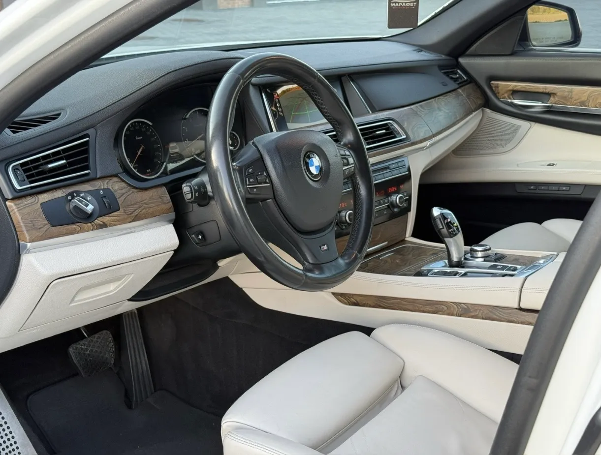 BMW 7 серії - фото 11