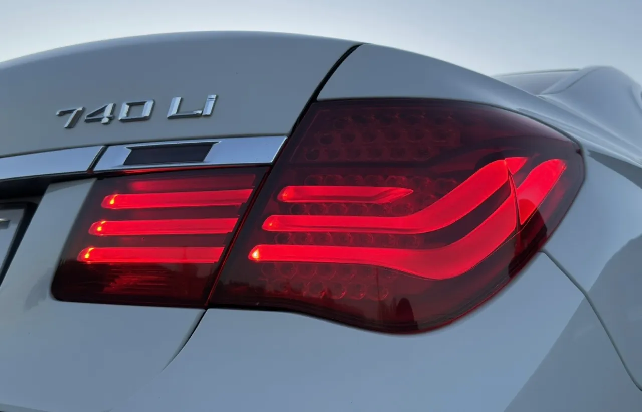 BMW 7 серії - фото 34