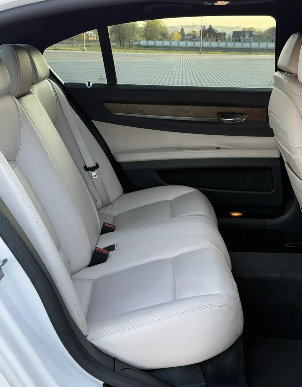 BMW 7 серії - фото 13