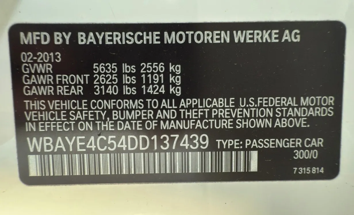 BMW 7 серії - фото 37