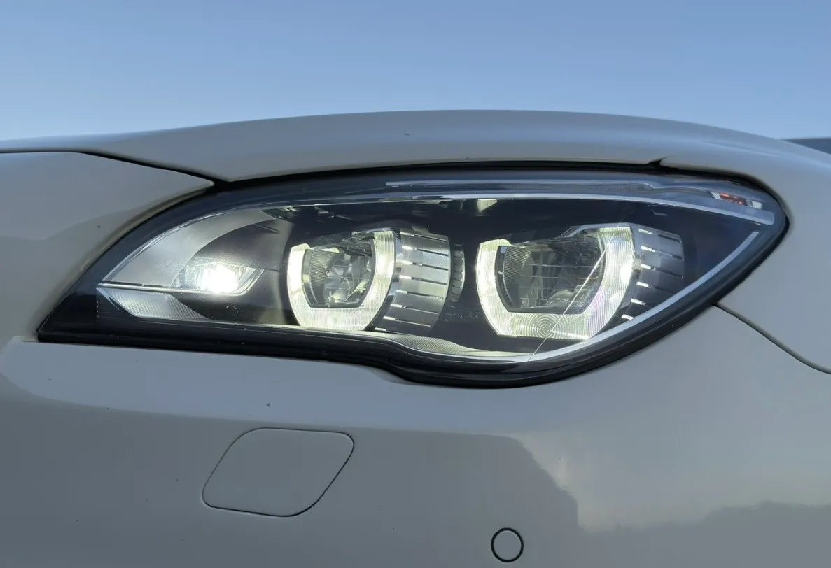 BMW 7 серії - фото 33