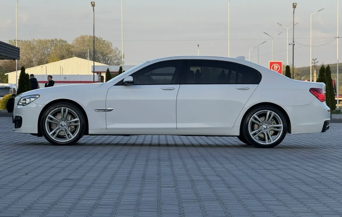 BMW 7 серії - фото 5