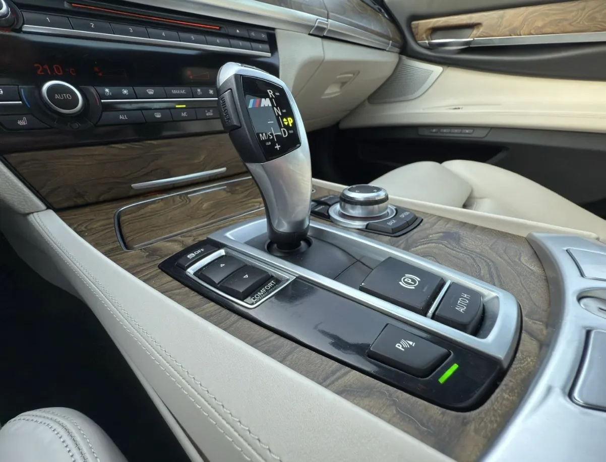 BMW 7 серії - фото 20