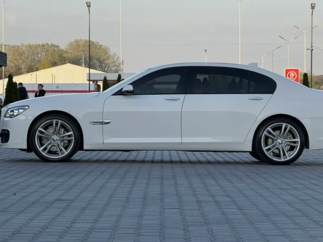 BMW 7 серії - фото 5