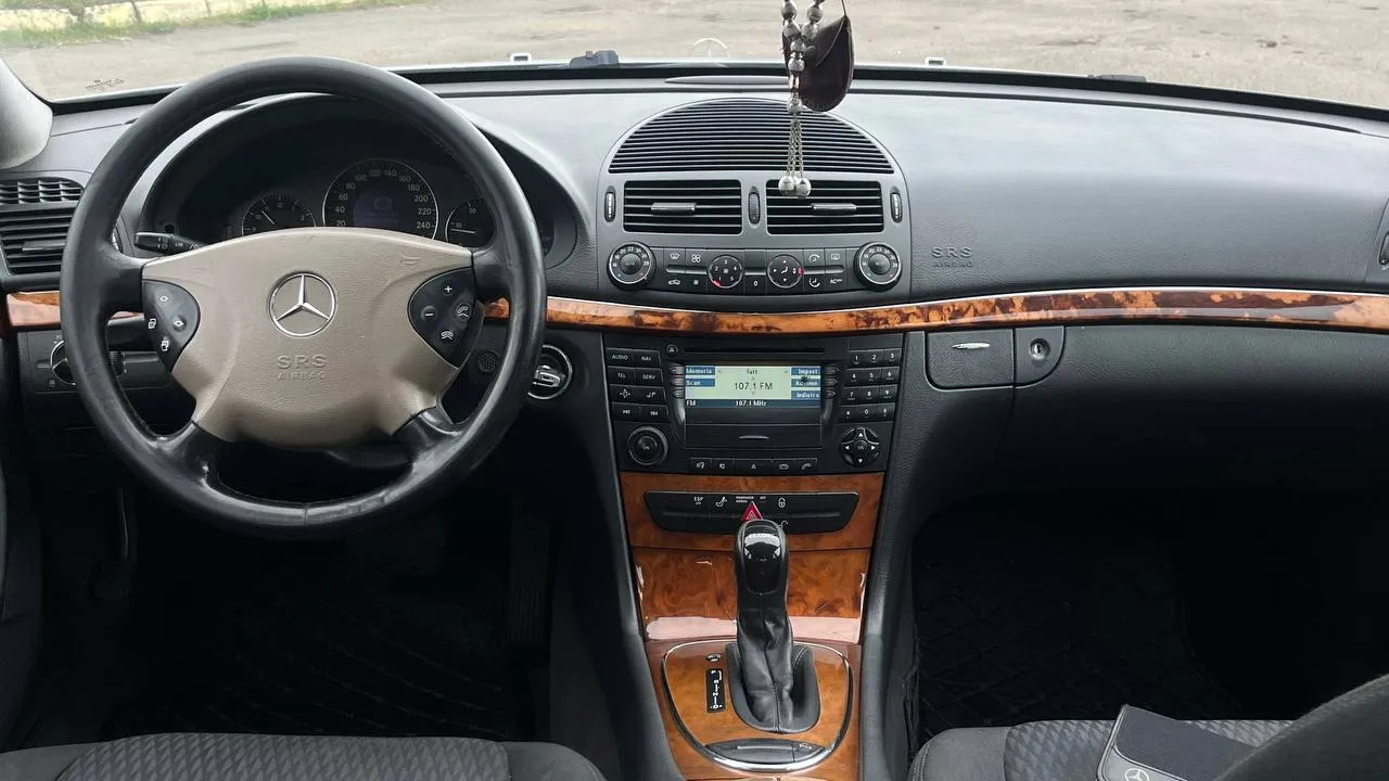 Mercedes-Benz E-Класс - фото 9