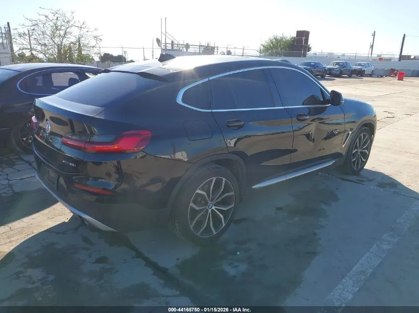 BMW X4 - фото 8