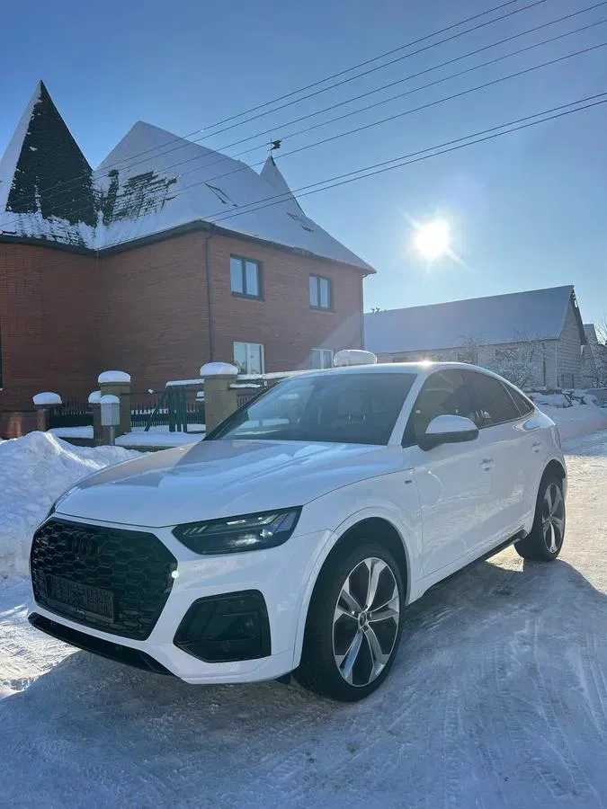 Audi Q5 Sportback - фото 1