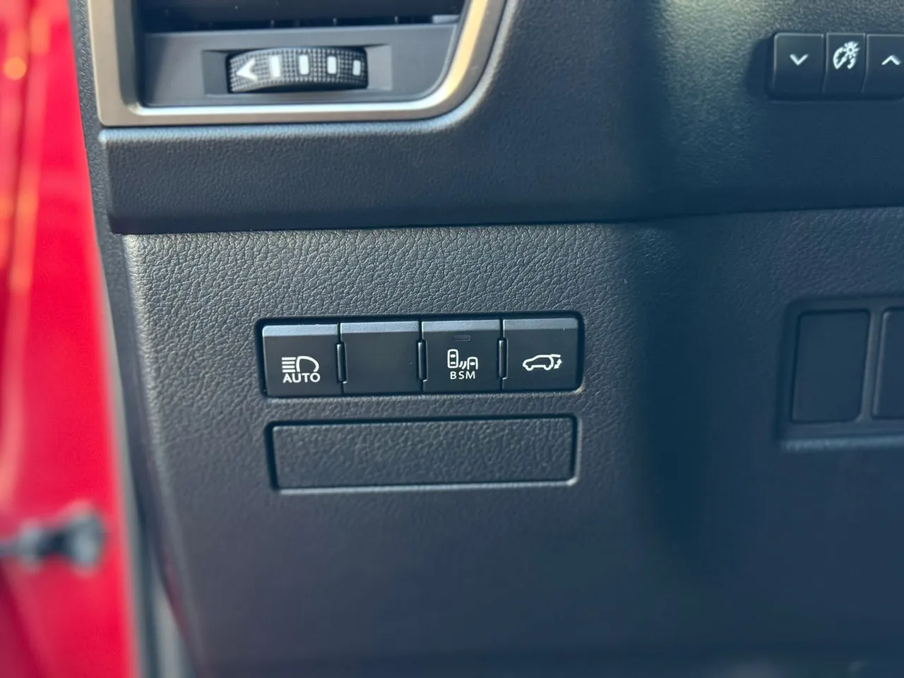 Lexus NX - фото 17