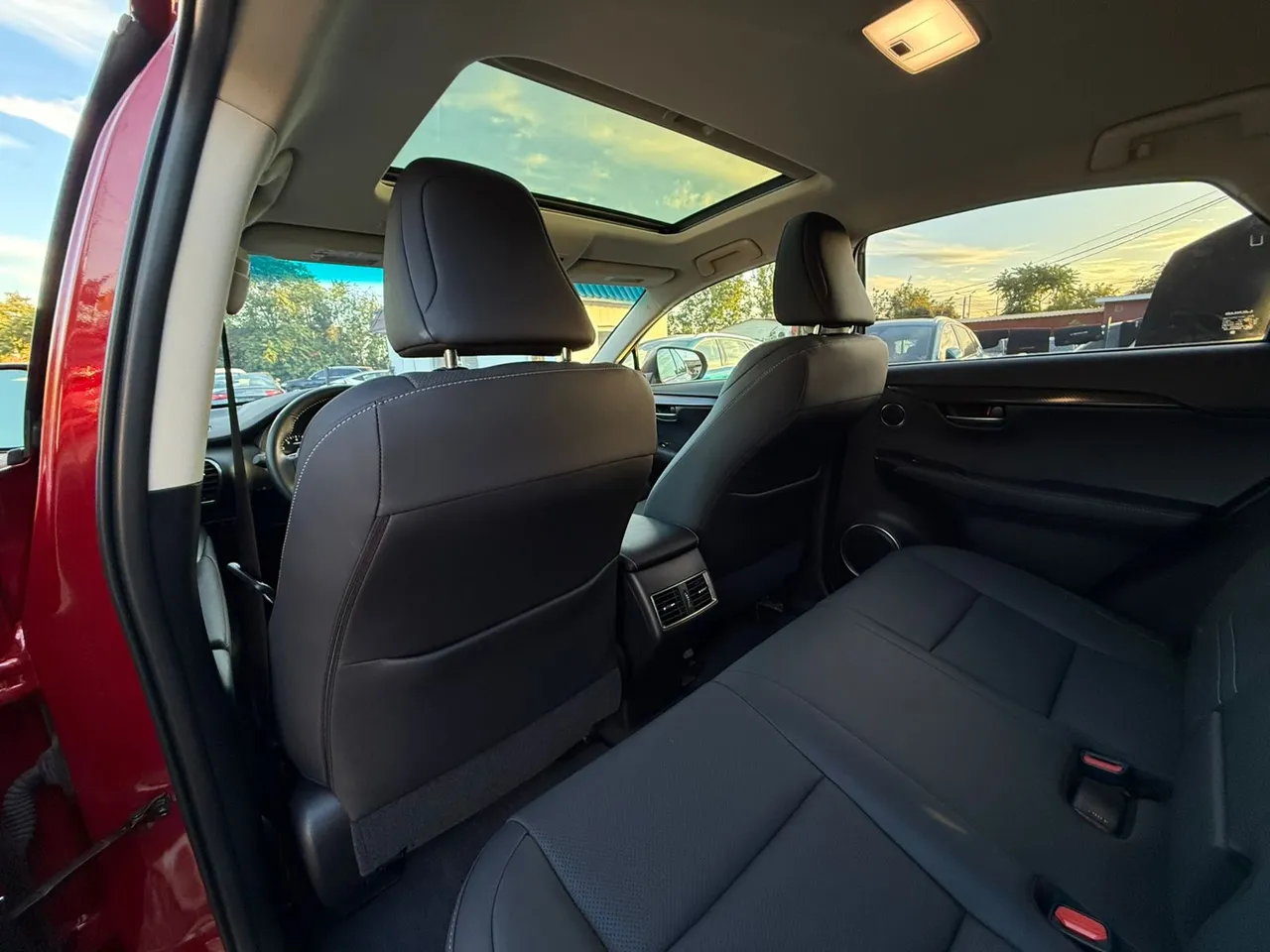 Lexus NX - фото 12