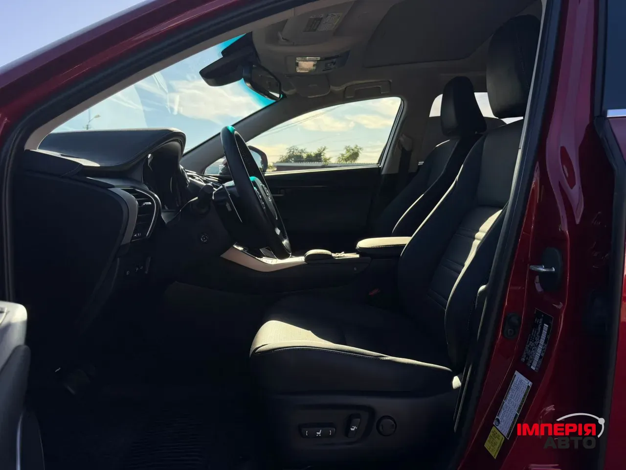 Lexus NX - фото 45