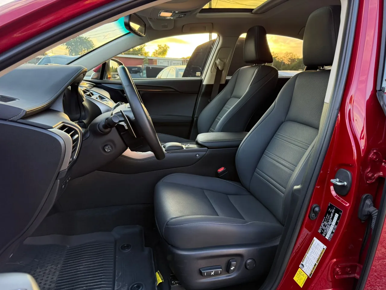 Lexus NX - фото 20