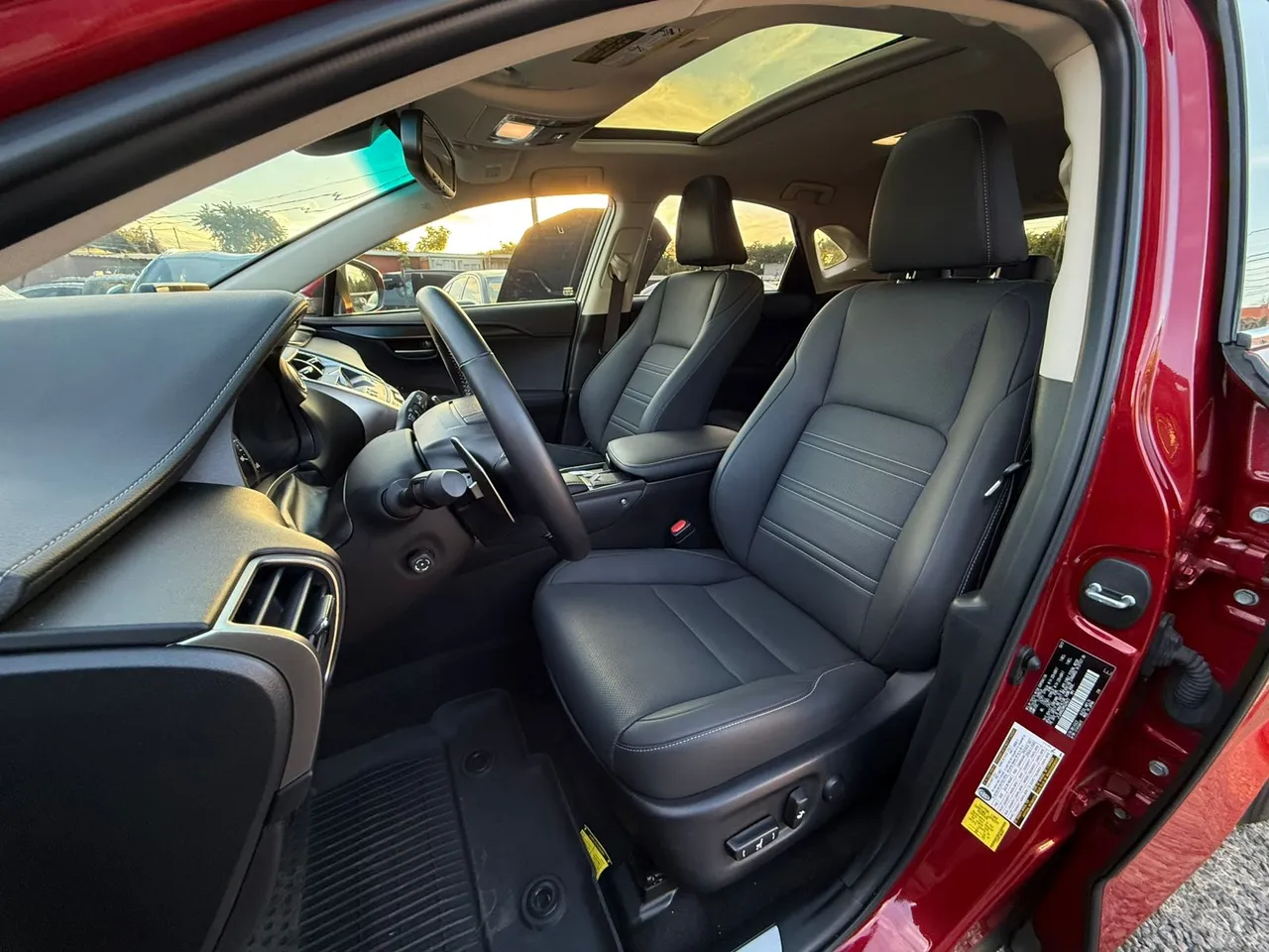 Lexus NX - фото 19