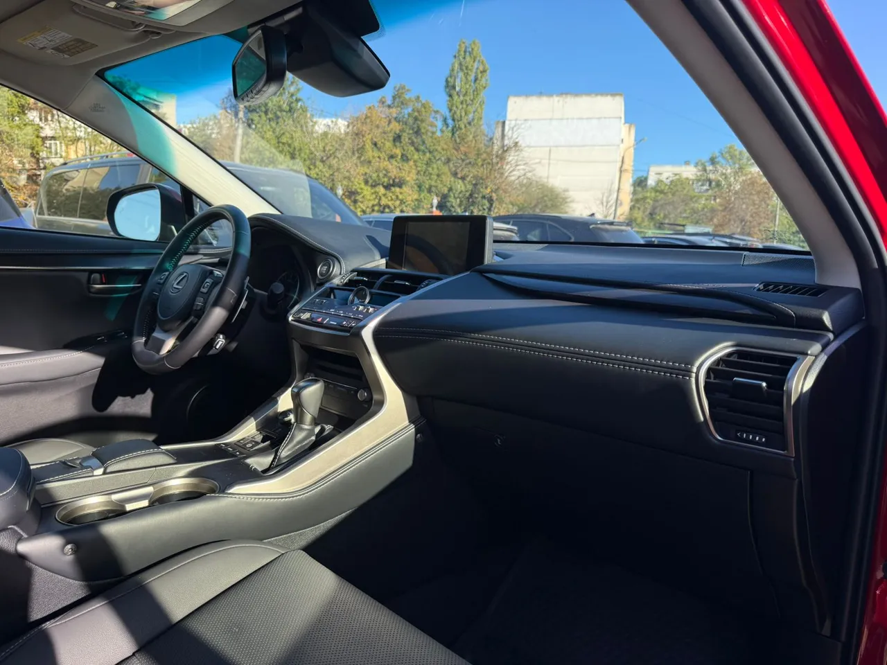 Lexus NX - фото 26