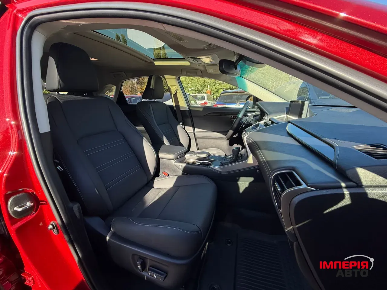 Lexus NX - фото 35