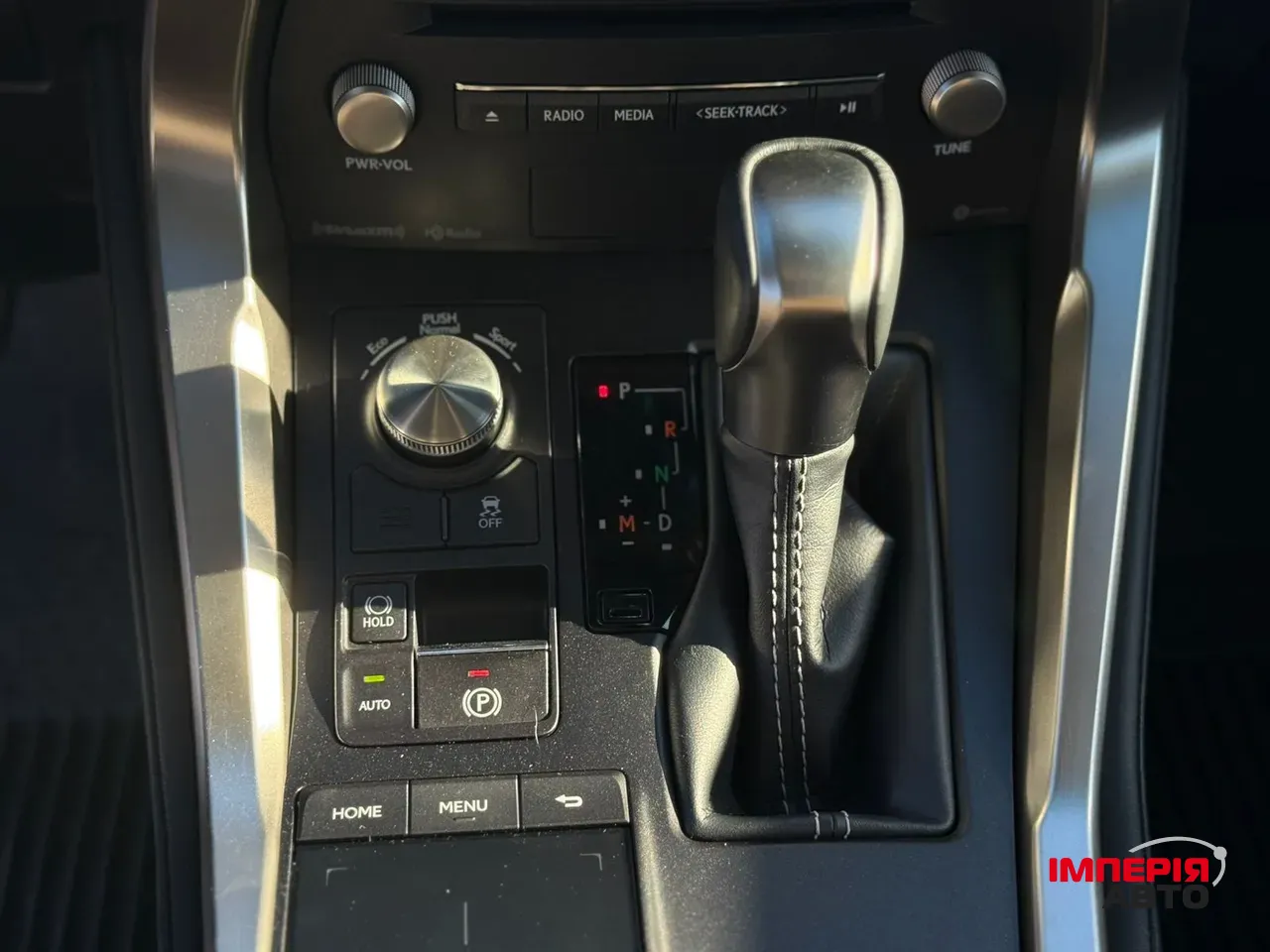 Lexus NX - фото 44