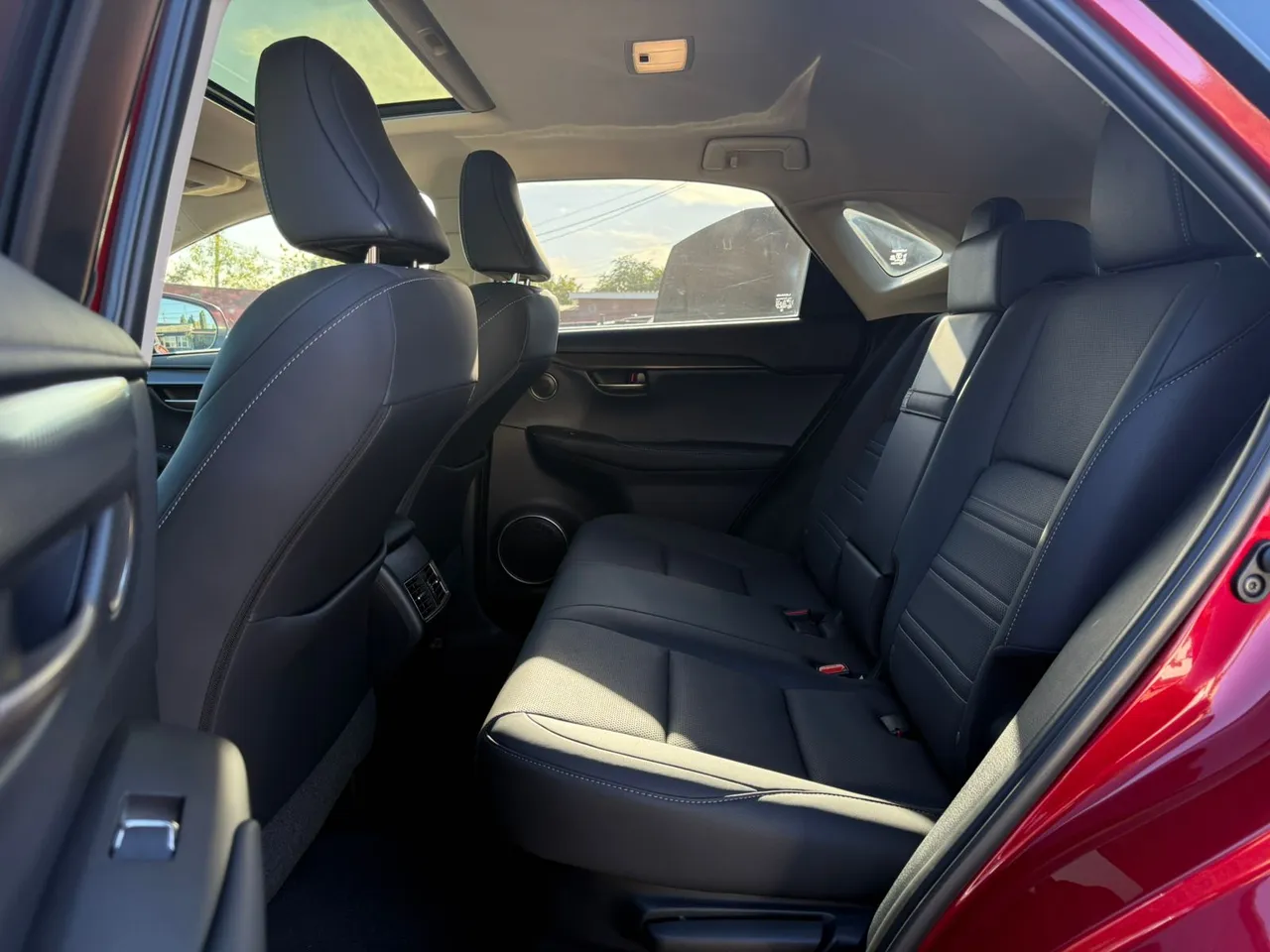 Lexus NX - фото 24