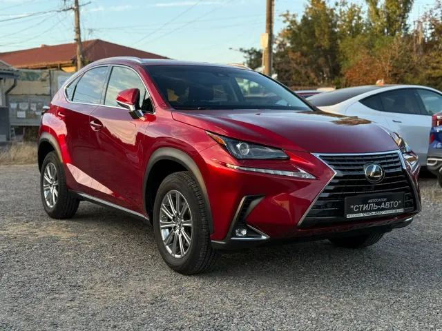 Lexus NX - фото 1