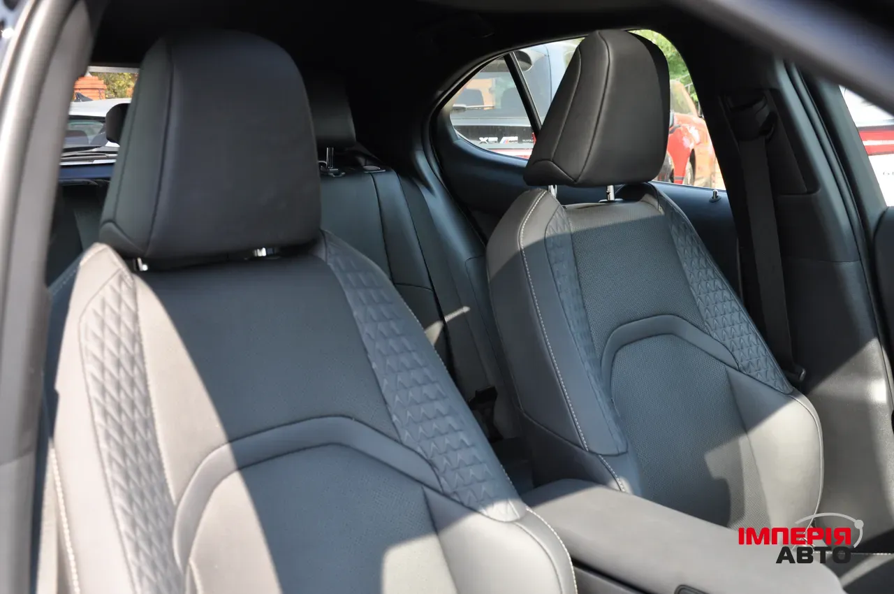 Lexus UX - фото 40