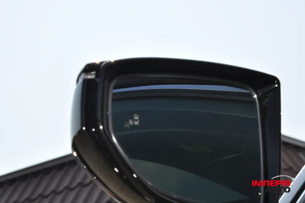 Lexus UX - фото 14