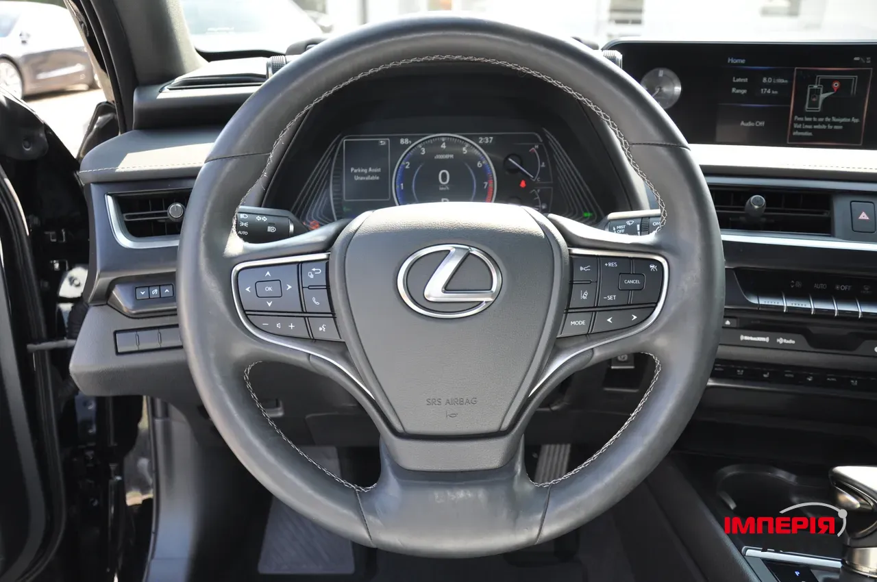 Lexus UX - фото 18