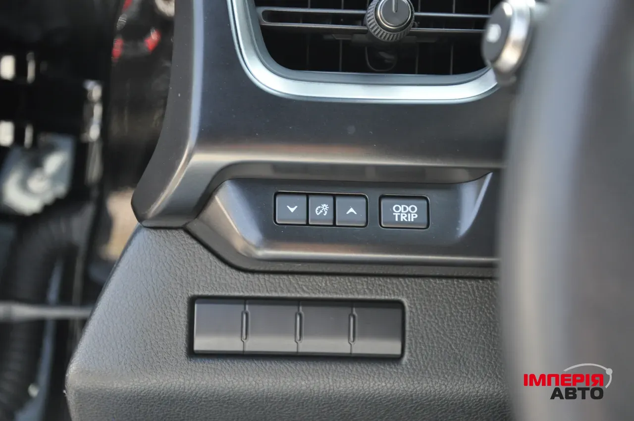 Lexus UX - фото 23