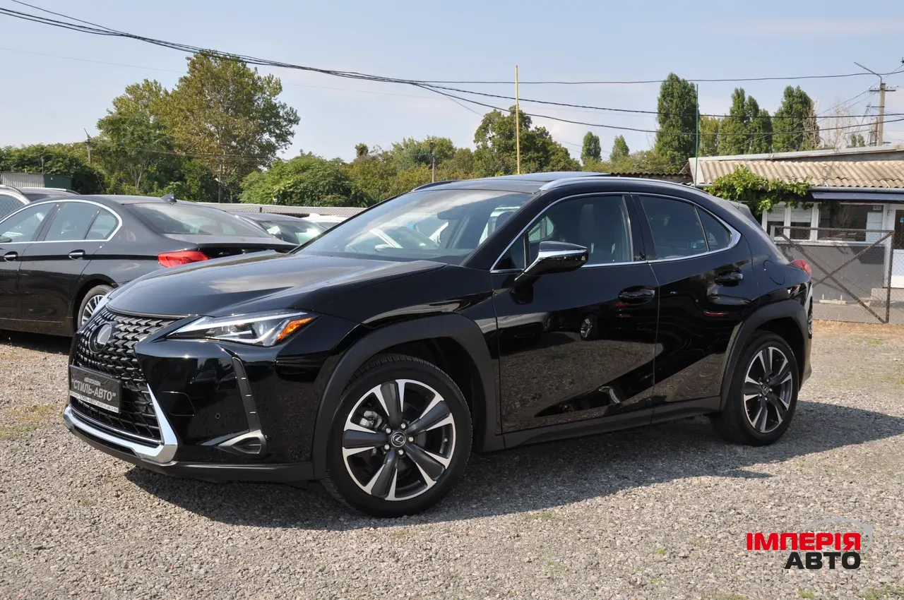 Lexus UX - фото 2