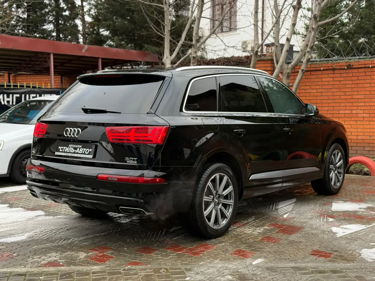 Audi Q7 - фото 12