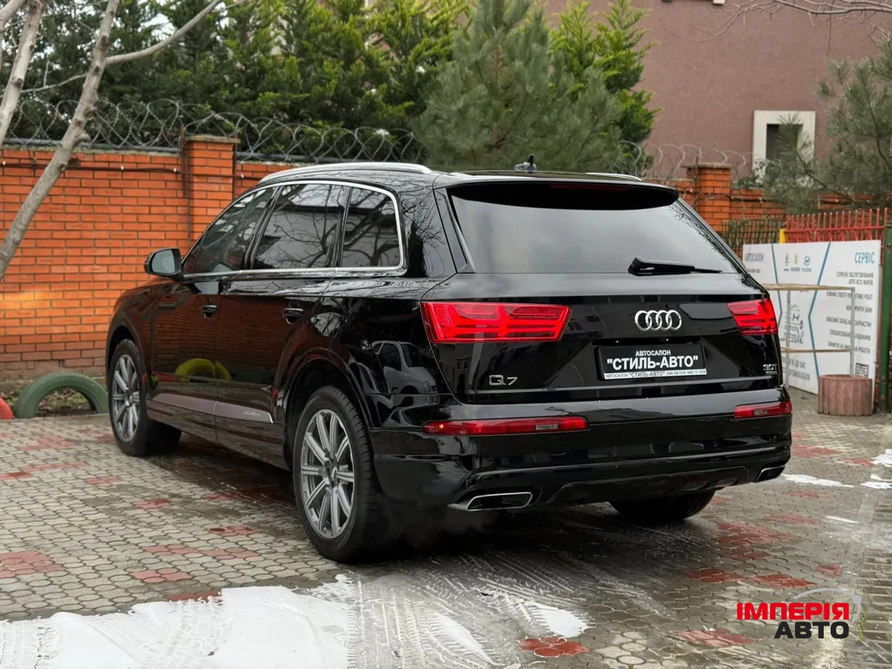 Audi Q7 - фото 11