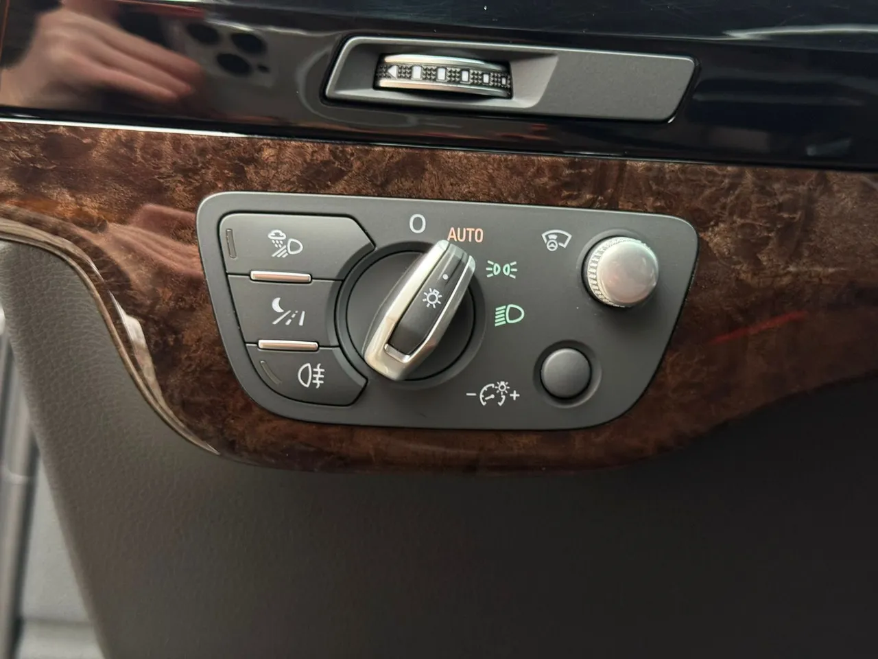 Audi Q7 - фото 26