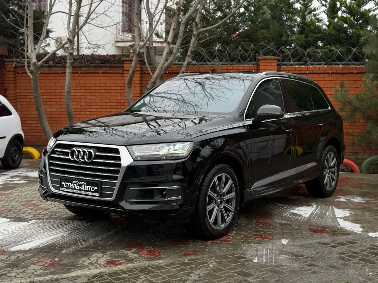 Audi Q7 - фото 5