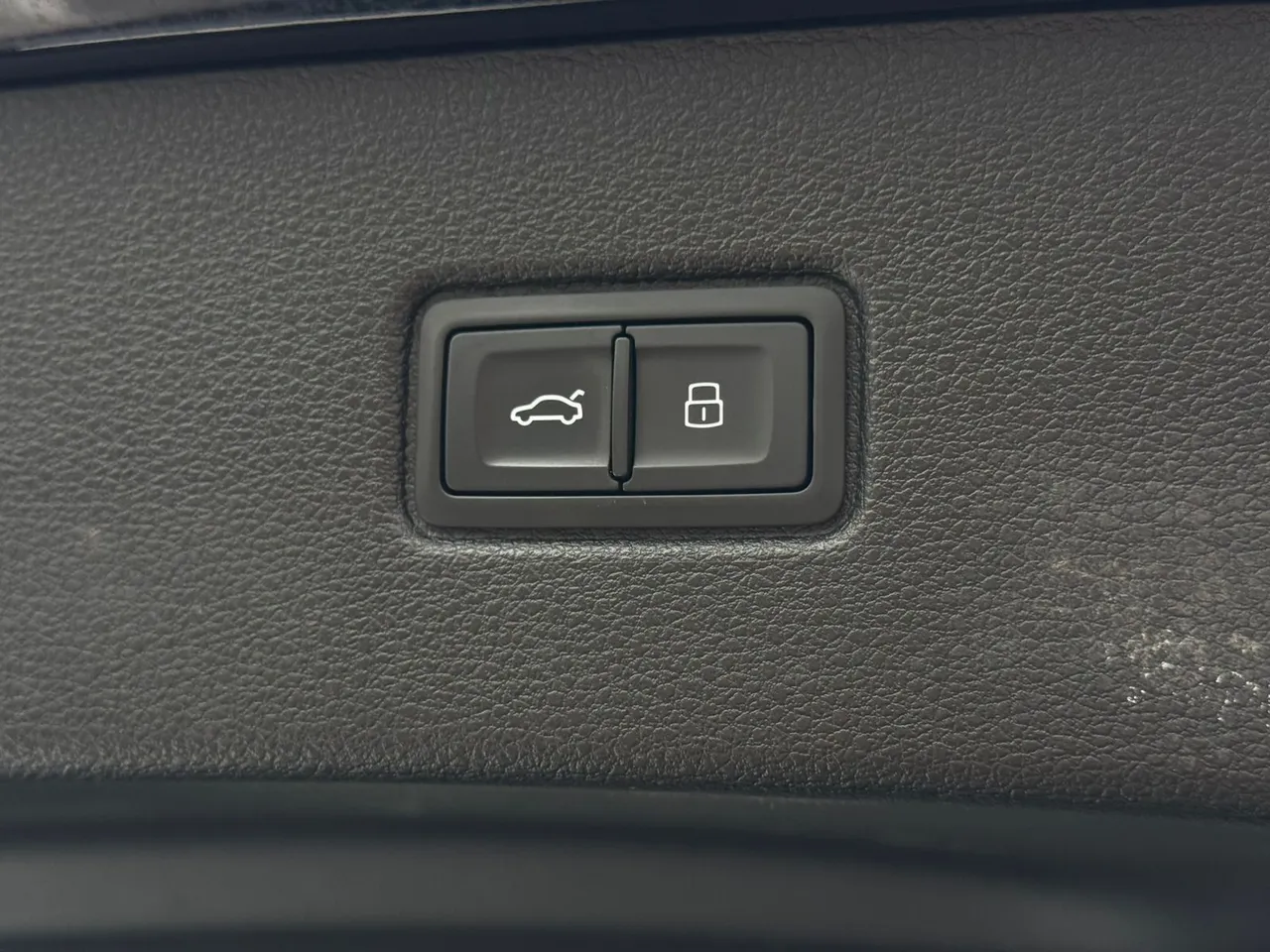 Audi Q7 - фото 21