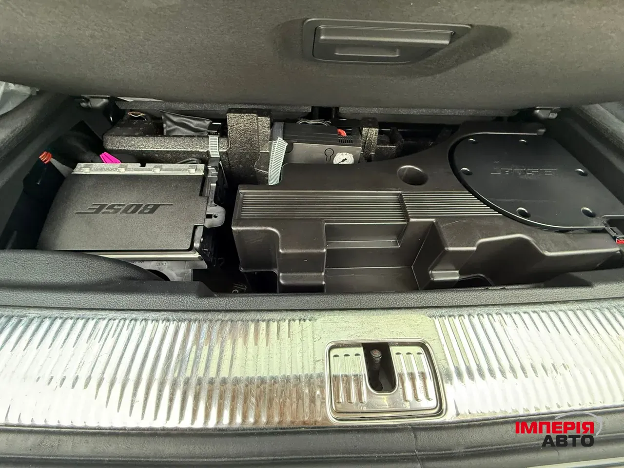 Audi Q7 - фото 33