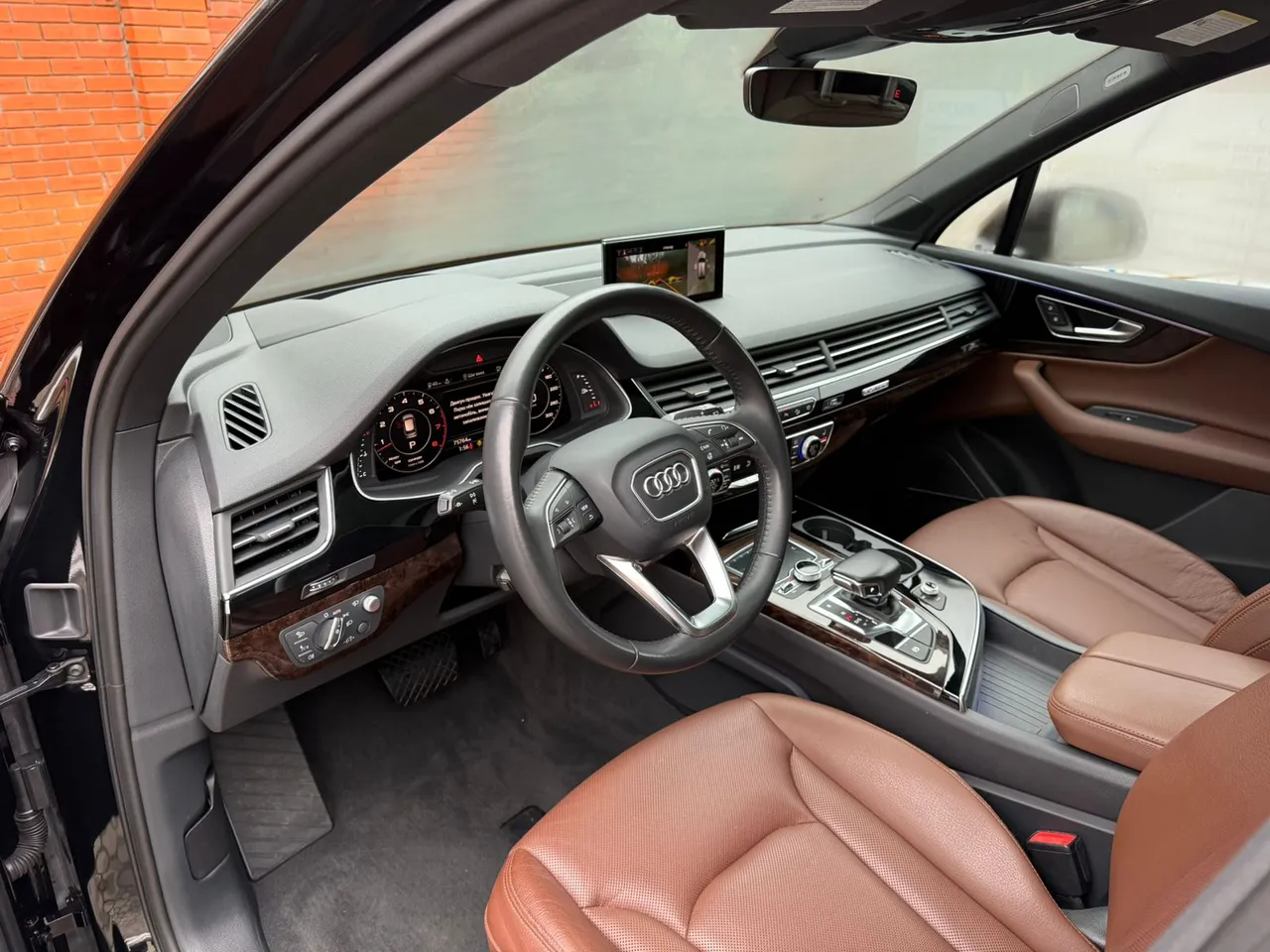 Audi Q7 - фото 25