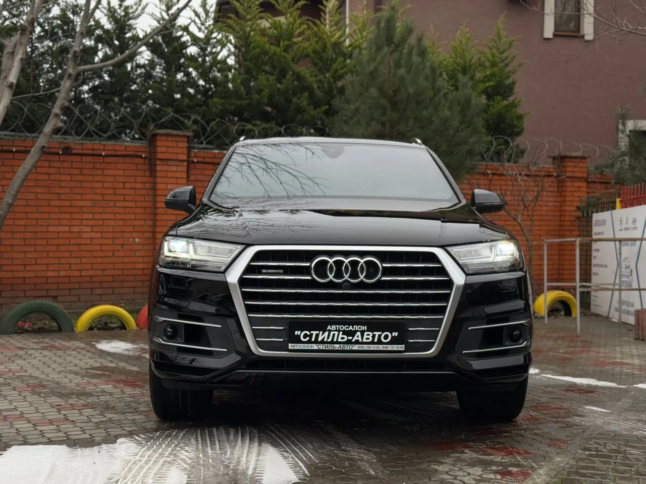 Audi Q7 - фото 8