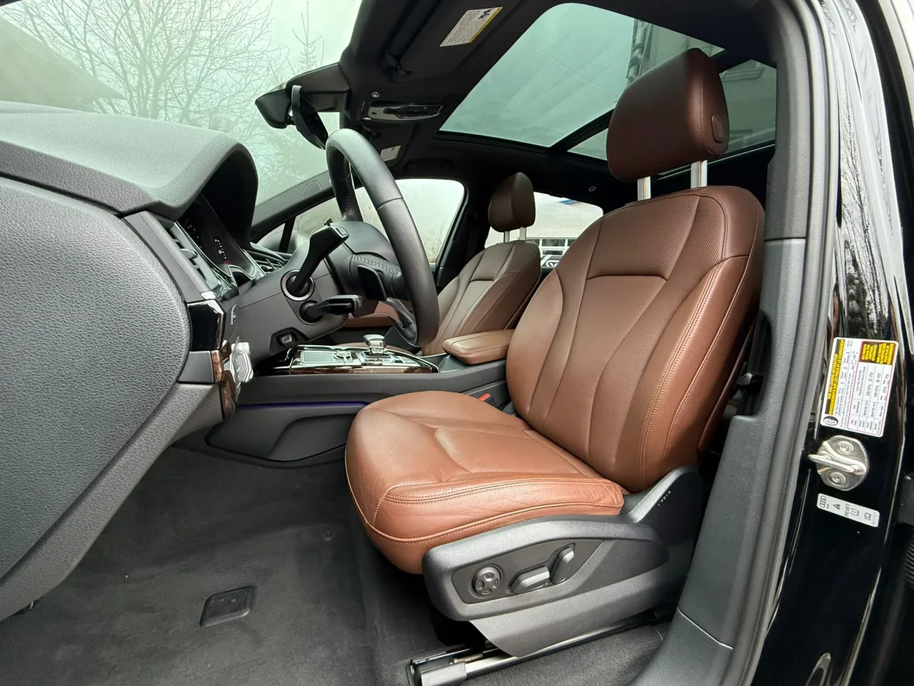 Audi Q7 - фото 24