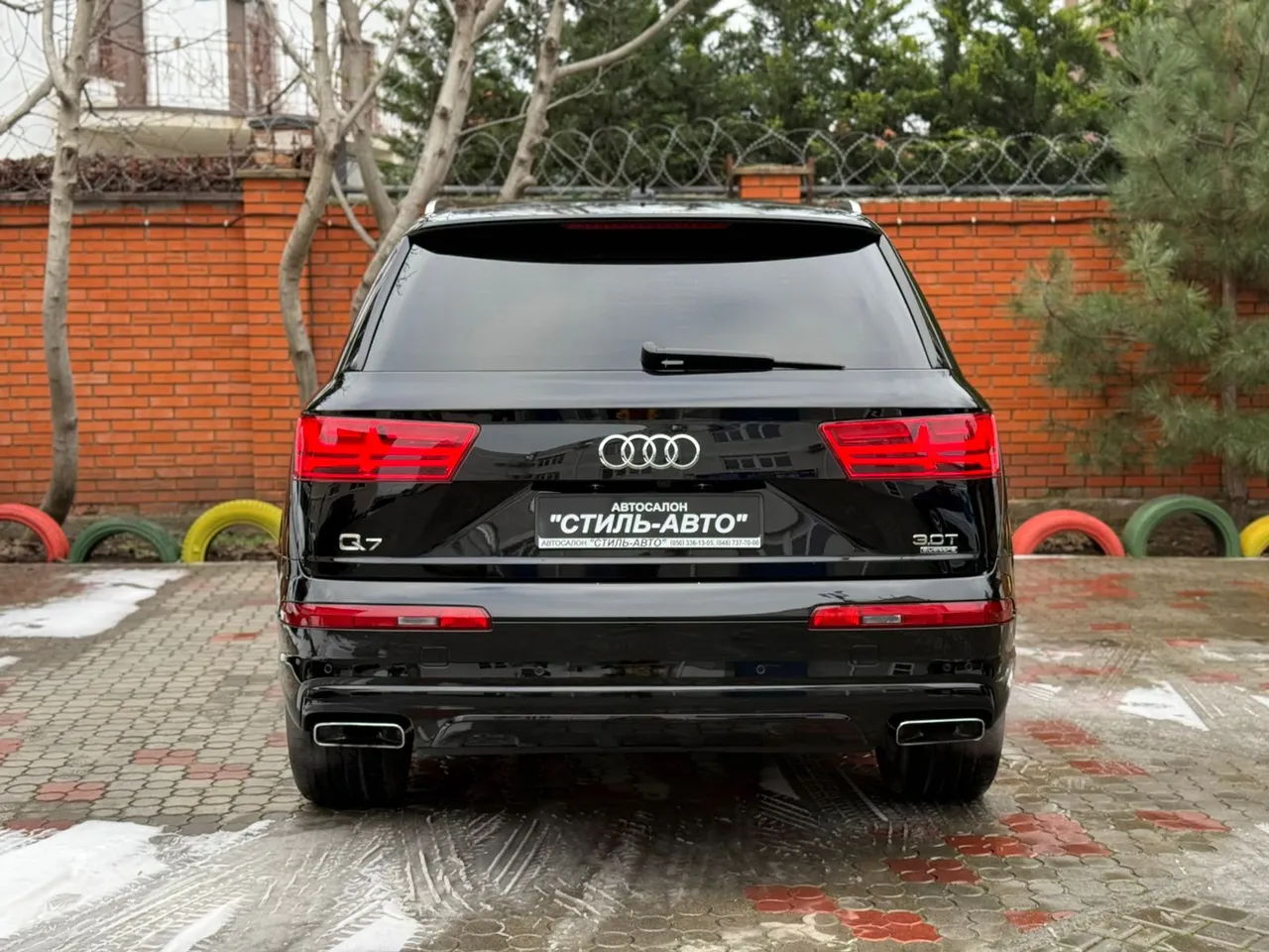 Audi Q7 - фото 10